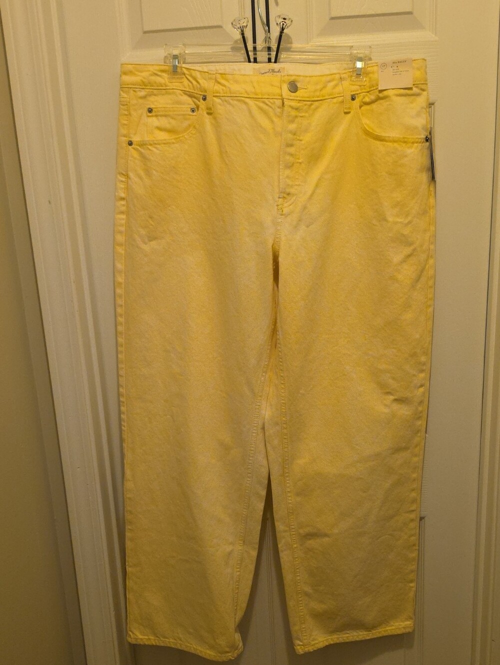 Universal Thread Women's Mid-Rise 90's Baggy Jeans